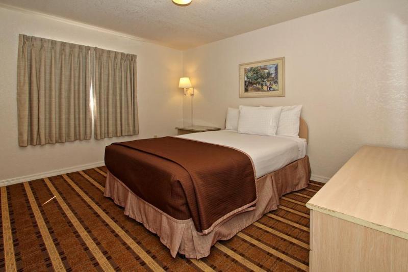 Hotel Super 8 by Wyndham Kissimmee/Maingate/Orlando Area Celebration Exterior foto
